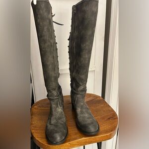 Elegant Black Knee-High Heeled Boots